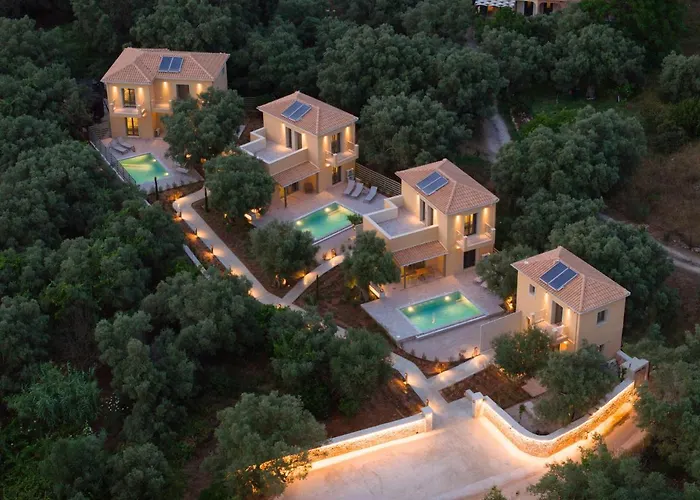 Saitia Willa Tsoukaládhes